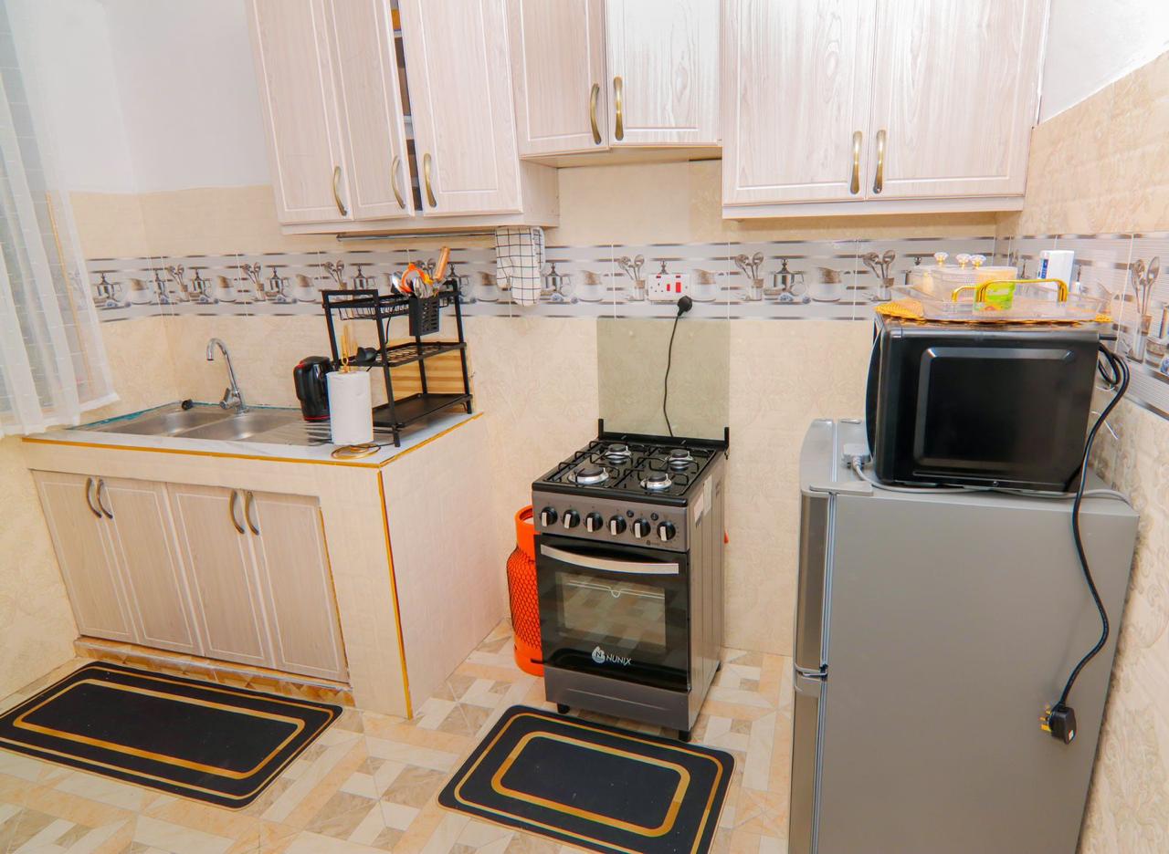 2 br master en-suite with Lake views at the balcony -301(Naiva) 8