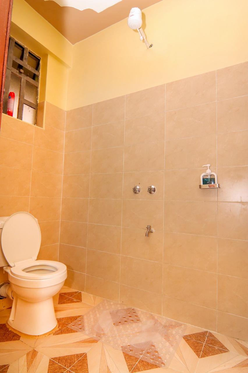 2 br master en-suite with Lake views at the balcony -301(Naiva) 5