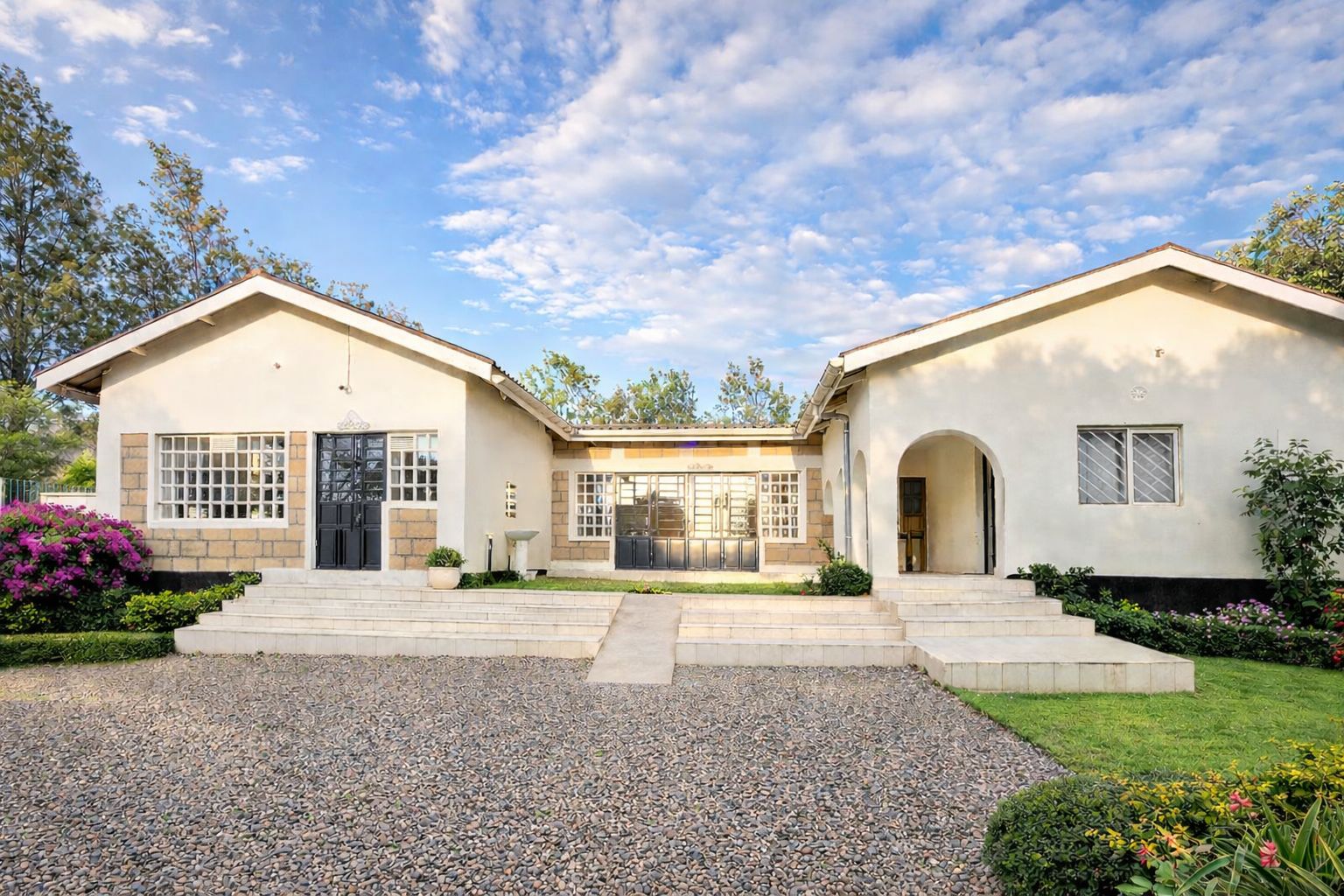 Entire Private property. (6 br with 7 beds all en-suite with 2 sitting  rooms and private compound)