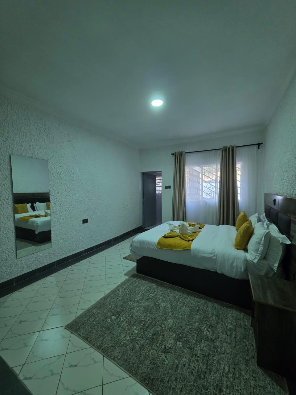 Entire Private property. (6 br with 7 beds all en-suite with 2 sitting  rooms and private compound) 2