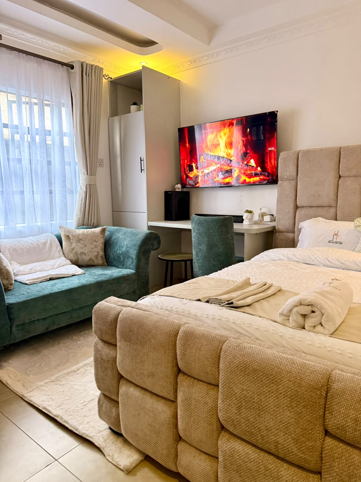 Executive Studio ,Nakuru CBD - Pivot B22 7